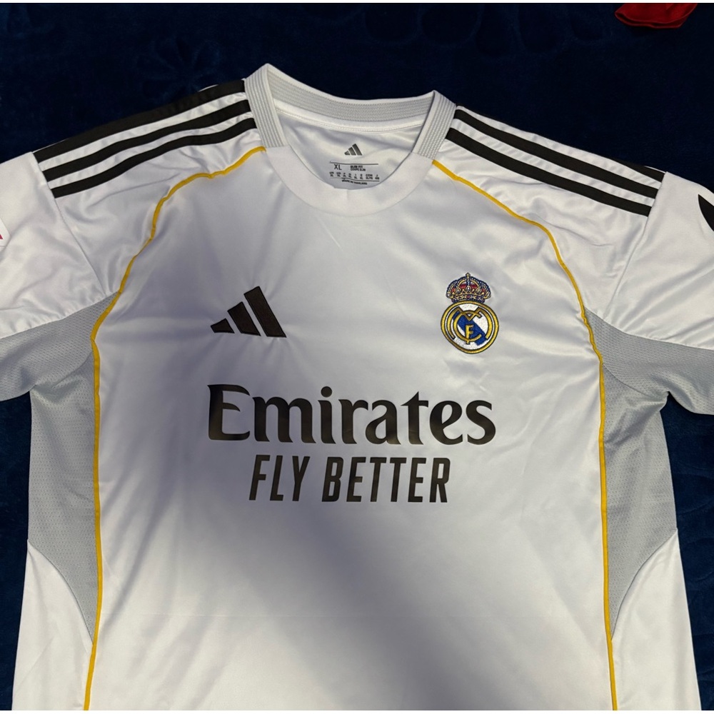 25/26 Real Madrid Kit (no name or number)